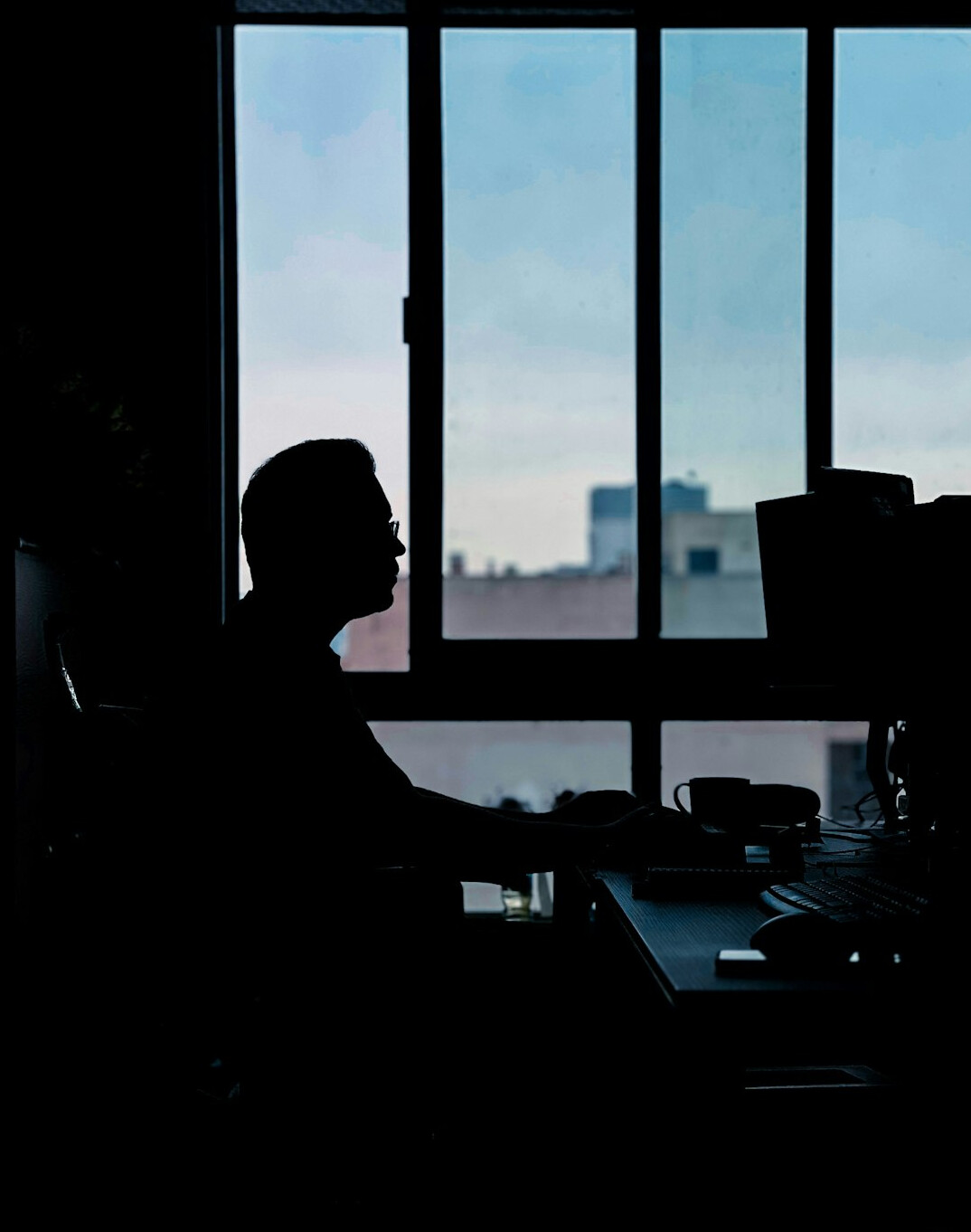 private investigator in office